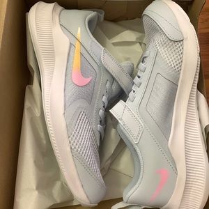 COPY - BNIB Kids Nike Downshifter 11 SE size 3